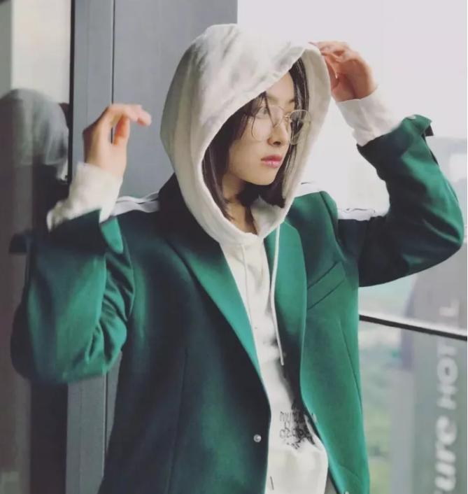 今年秋冬最chic！原來(lái)短發(fā)和帽子這么配啊！